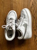 Nike AF1 Shadow Weiß Silber 38,5 Hessen - Eichenzell Vorschau