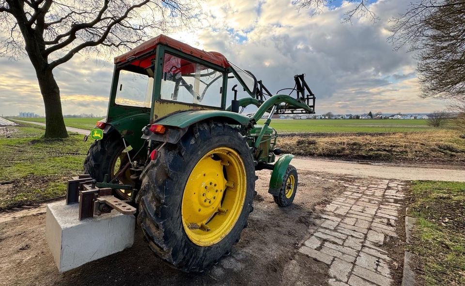 John Deere 2120 mit Frontlader TÜV Neu ‼️ in Borgentreich