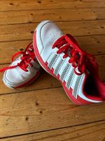 Tennis Hallenschuhe Gr. 37,5 / Top Zustand Nordrhein-Westfalen - Leverkusen Vorschau