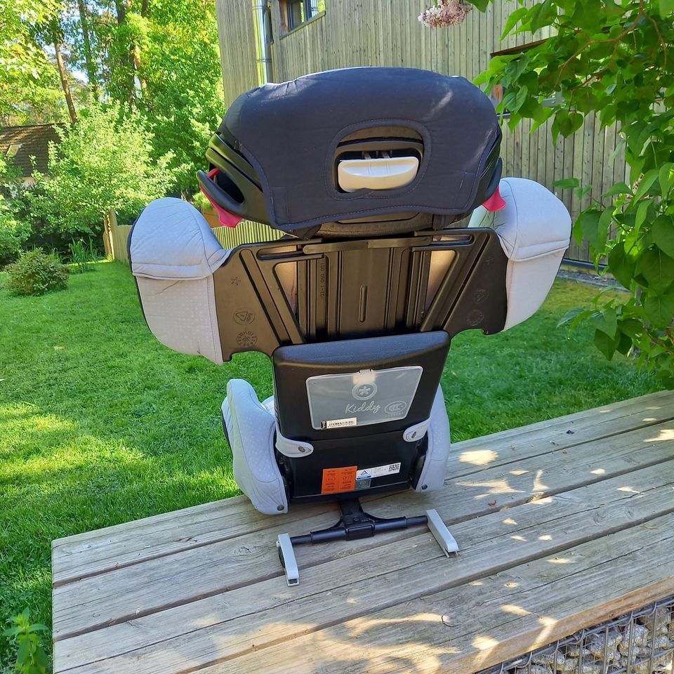 Kiddy Kindersitz 9-18kg sehr guter Zustand mit Isofix in Hamburg