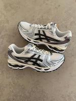 Asics gel nyc cream black metallic plum Gr.42,5 Rheinland-Pfalz - Trierweiler Vorschau