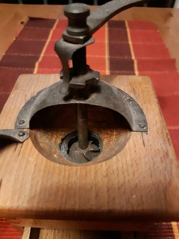 Antiquität Hand Kaffeemühle um 1920 Röst Kaffee in Wetter (Ruhr)