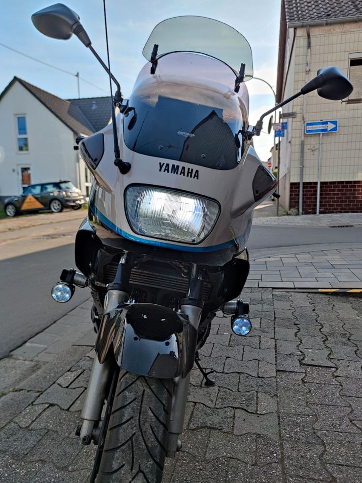 FJ 1200 3YA in Schiffweiler