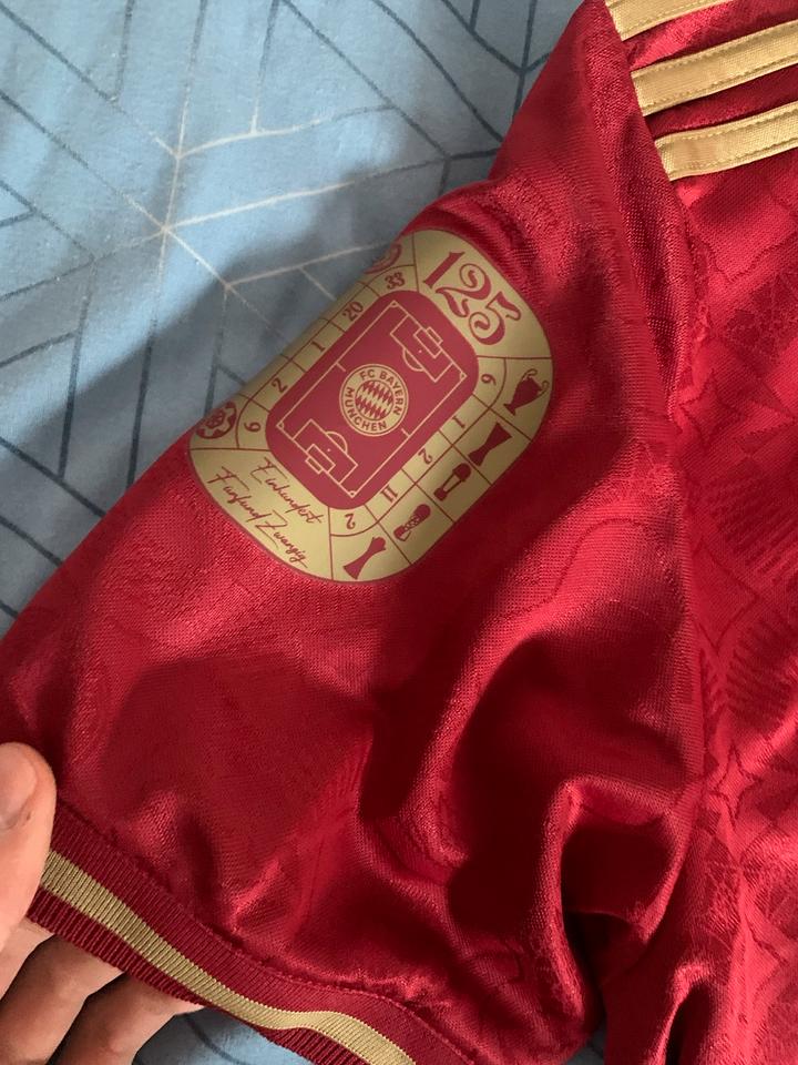 FC Bayern München 125 Jahre Trikot Größe S NEU in Dortmund