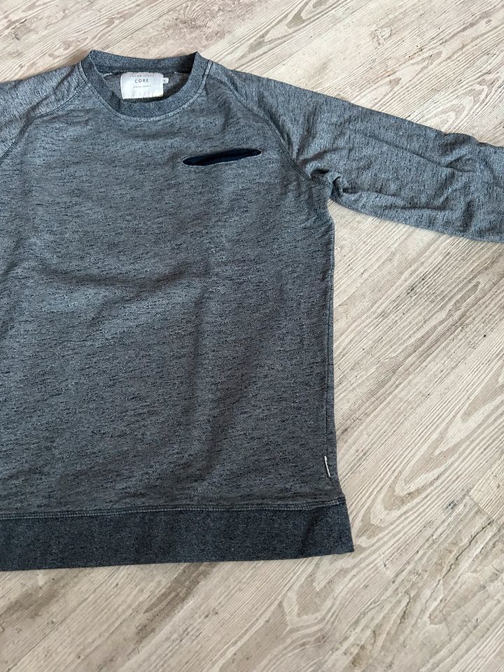 Jack&Jones Sweatshirt Gr. M mit Brusttasche blau melliert in Salzgitter