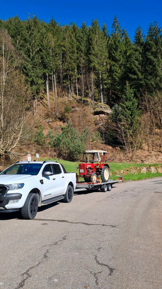 Überführungen Oldtimer Motorrad Wohnwagen Traktoren Maschinen in Schwendi