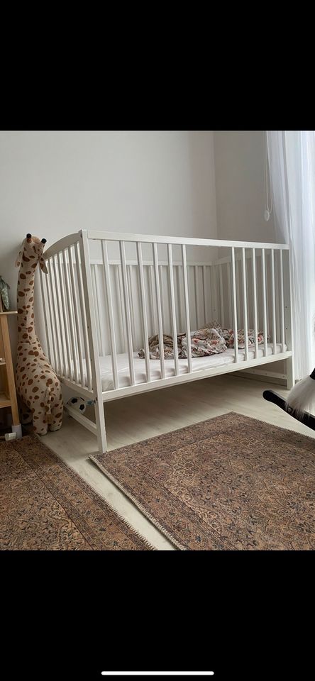 Bett babybett kinderbett gitterbett beistellbett weiss in Hamburg