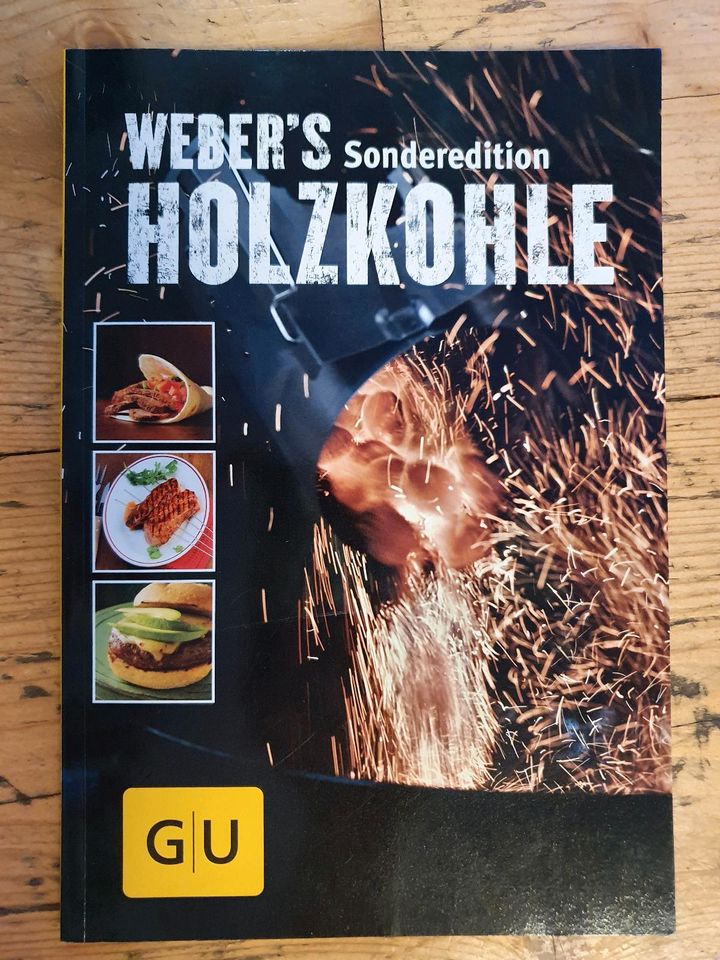 2 Kochbücher, Weber Holzkohle grillen und smoken in Wonfurt