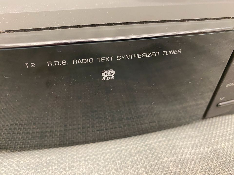 Grundig Fine-Arts Stereo Tuner T2 in Berlin