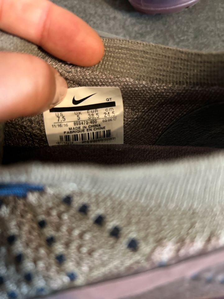Nike Vapormax grau lila Größe 38,5 in Schiffdorf