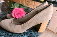 Pumps GRACELAND  NEUW 38 schick bequem  beige 8 cm Absatz Leipzig - Dölitz-Dösen Vorschau