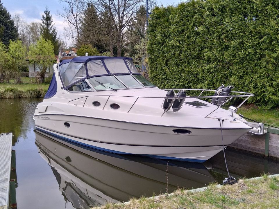 Boot Motorboot Regal Commodore 3060 in Heidesee