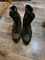Stiefel zu verschenken Größe 39 Bayern - Ortenburg Vorschau