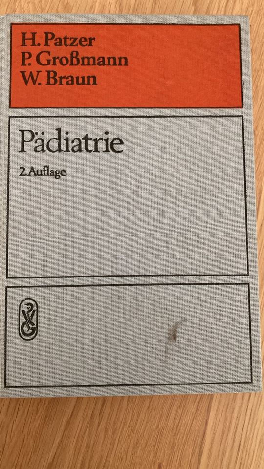 Pädiatrie Lehrbuch Kinderpfleger Erzieher in Gröbenzell