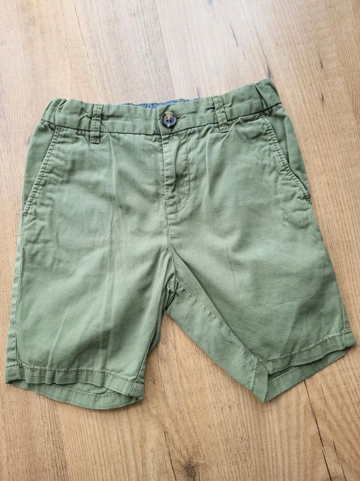 H&M Shorts Gr.110 olivgrün in Kleve