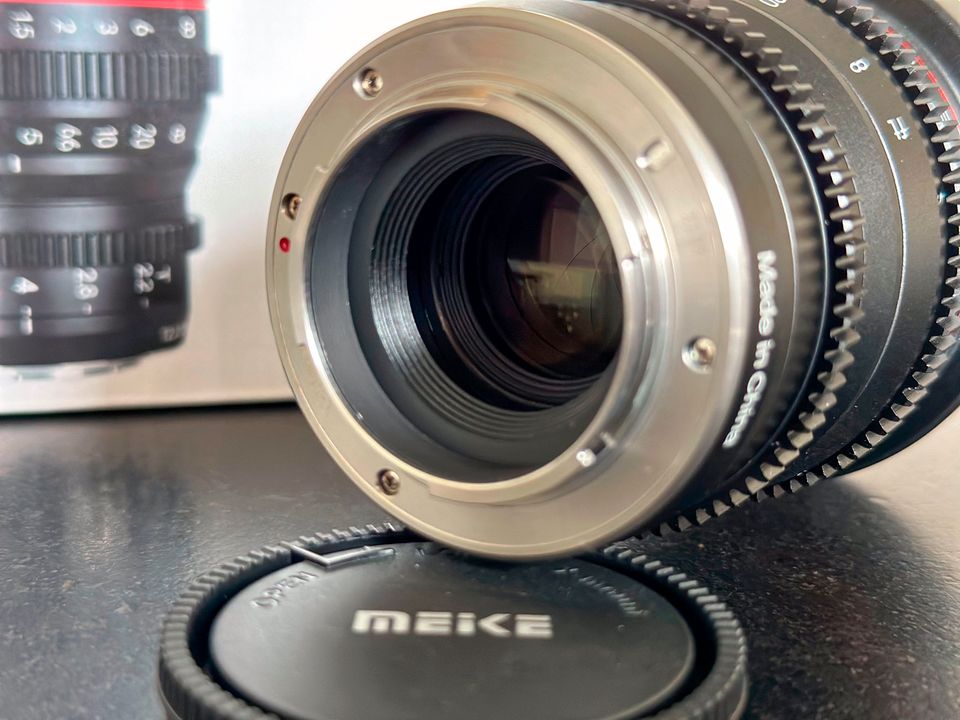 MEIKE 50mm T2.2 Cine Objektiv Fujifilm X-Mount - Neuwertig in Herbertingen