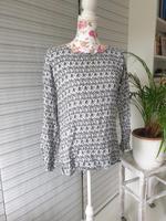 Shirt Bluse Blusenshirt Opus grau/weiß Gr. 40 Niedersachsen - Reppenstedt Vorschau