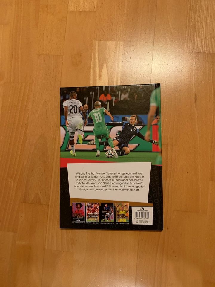 Fußball-Buch „Neuer“ in Laage