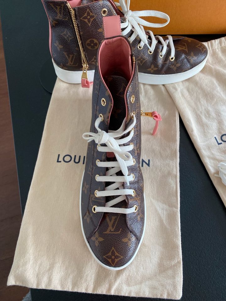 Louis Vuitton Sneaker Soulier in Dorsten