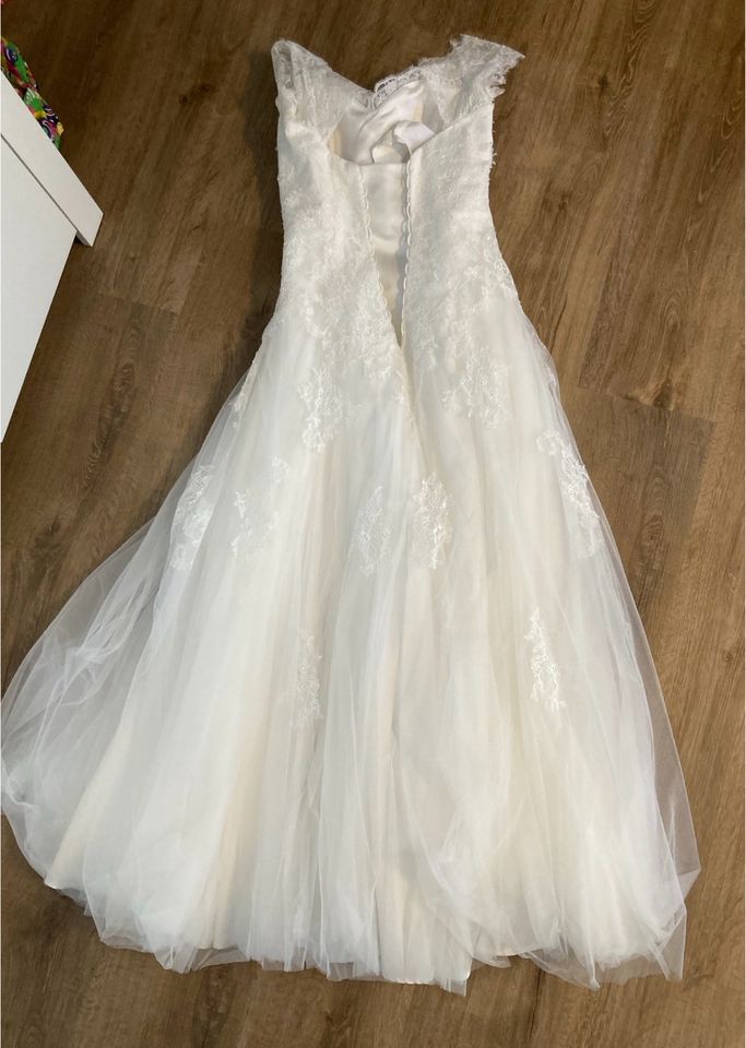 Brautkleid 40/Spitze/Ivory/ Reifrock/ Stola in Lennestadt