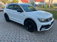 VW Tiguan R-Line Panorama Headup Kamera Hessen - Liederbach Vorschau
