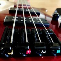 Viersaiter E-Bass Ibanez Standard SR300EB-CA Candy Apple Sachsen-Anhalt - Halle Vorschau