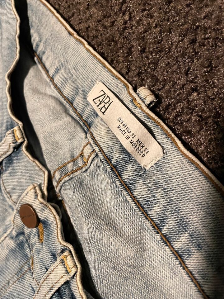 Zara Jeans in Hohnstein