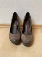 Braune Wildlederpumps von Marco Tozzi in 39 Bayern - Feldkirchen-Westerham Vorschau