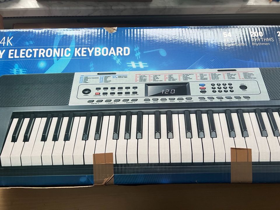 54 KEY ELECTRONIC KEYBOARD in Jettingen-Scheppach