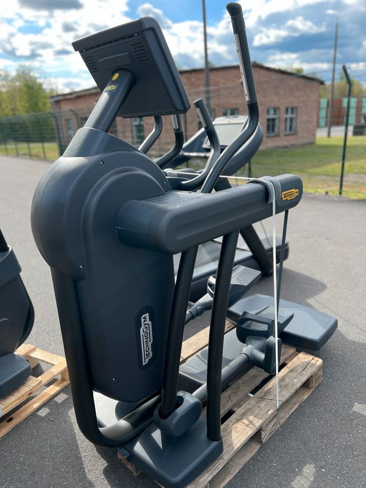 Technogym Unity 1000 black Cardiogeräte Laufband/Vario/Synco! in Löwenberger Land-Grüneberg