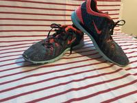 Nike Sneaker Sportschuhe Fitnessstudio Hessen - Espenau Vorschau