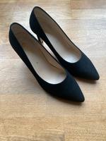 Klassische Pumps schwarz Gr 39 Wildleder Frankfurt am Main - Westend Vorschau