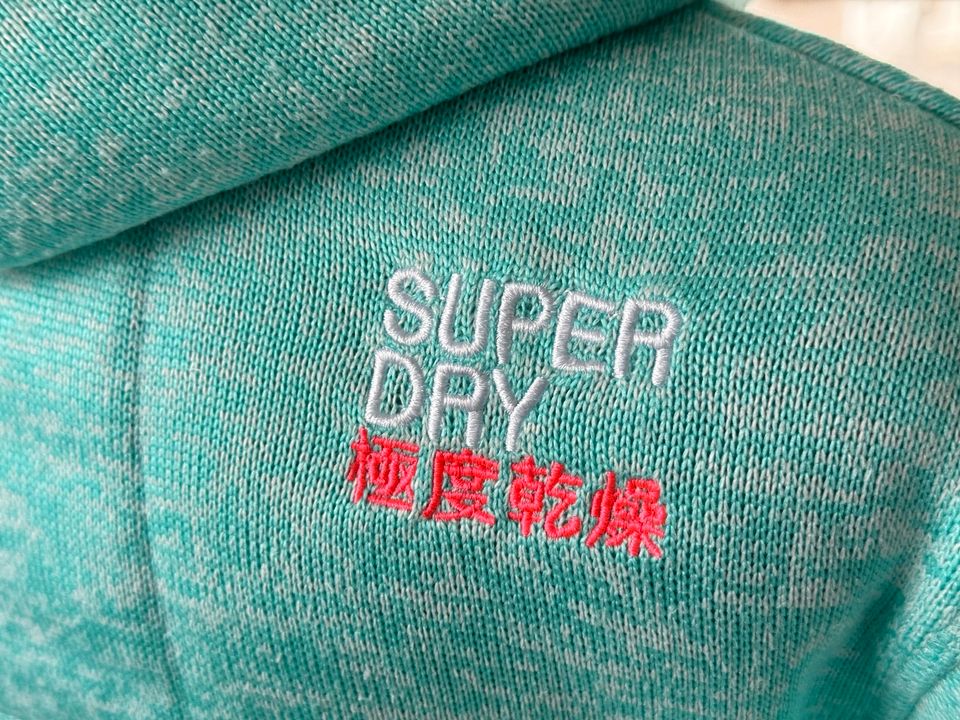 Superdry Hoodie 1a Zustand - neu in Gottmadingen