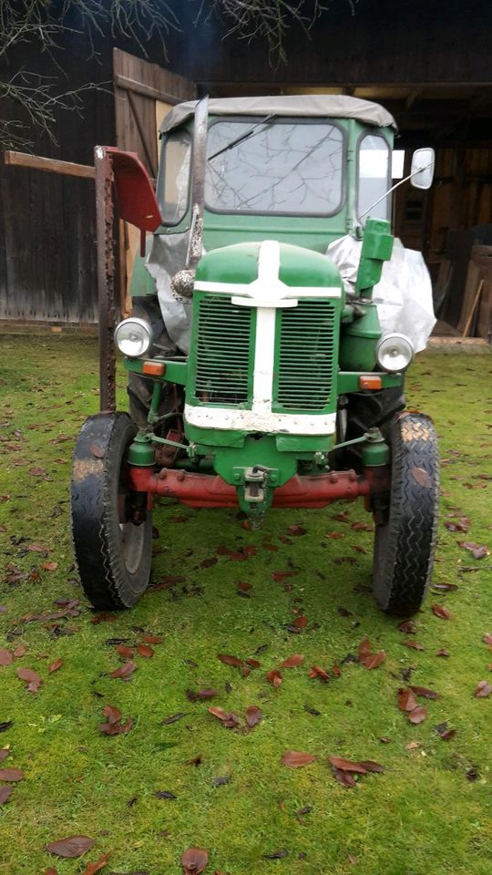 Traktor Famulus RS 14/30 Schlepper Treckertreck Alt in Halbendorf