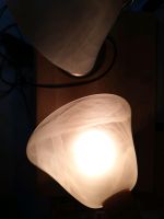 2 Nachttischlampen mit Glasschirm funktionsfähig. Niedersachsen - Schwülper Vorschau