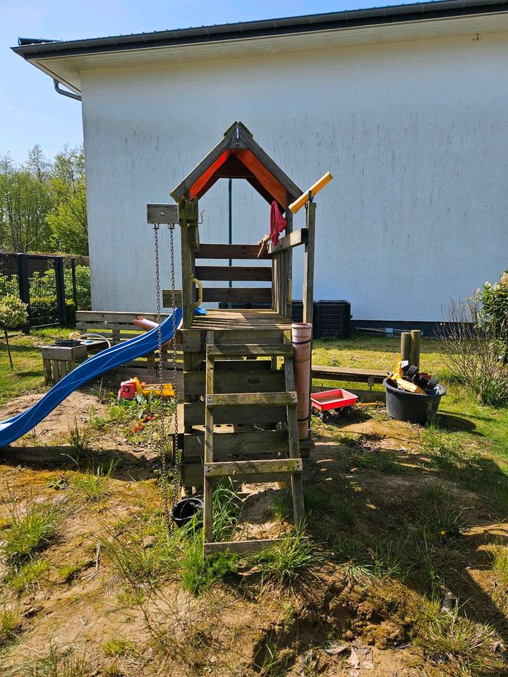 Spielturm mit vielen Extras in Bentwisch