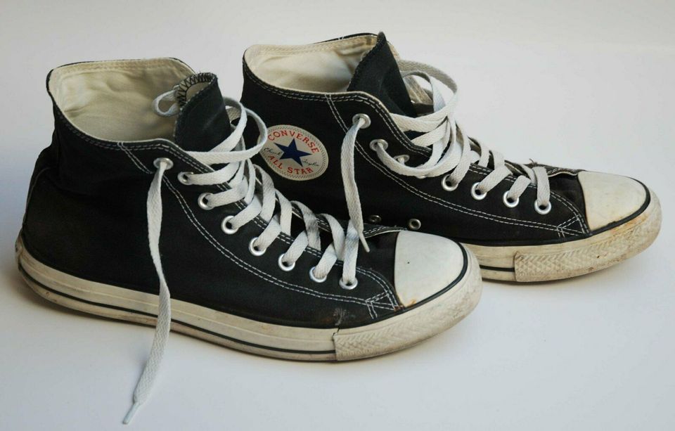 Converse Chucks Hi schwarz weiss  Größe 9 (UK) getragen in Essen