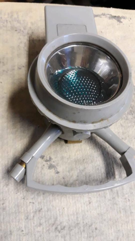 Eine  alte Orginal DDR Reichsbahn Hand Lampe in Berlin