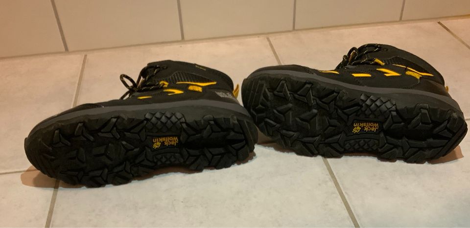 coole Jack Wolfskin Wanderschuhe, Gr. 37 schwarz, gelb in Rosdorf