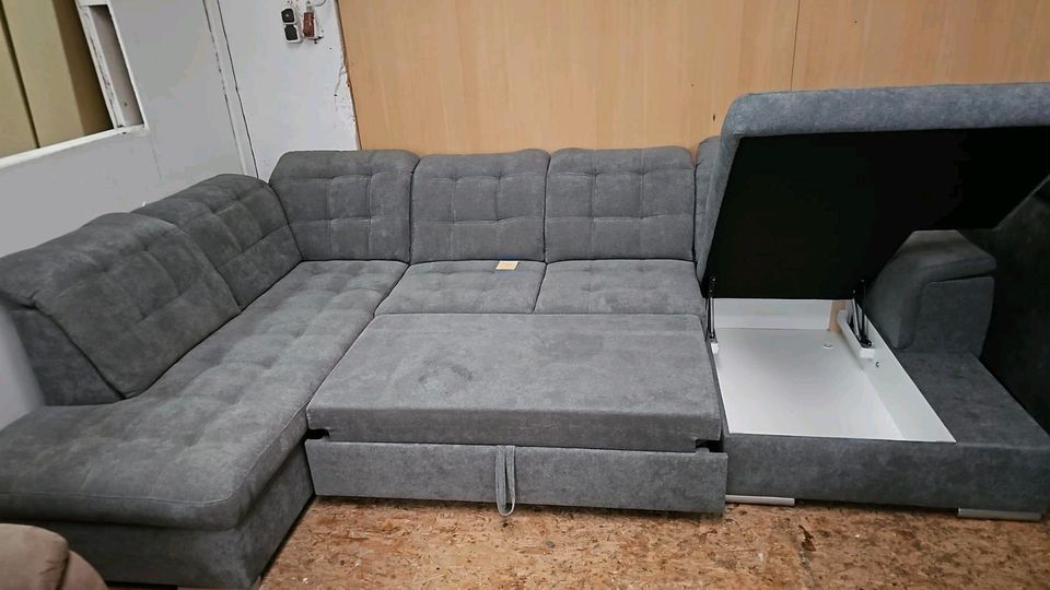 Wohnlandschaft, Sofa U Form mit schlaffunktion und Bettkasten ink in Münzenberg