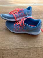 Hallenturnschuhe von Nike Gr. 35,5 Hessen - Kelkheim Vorschau