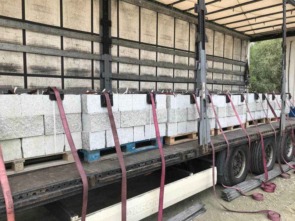 Granit Mauer, Pflaster, BLOCKSTUFEN, PLATTEN 24 Tonnen in Pomßen