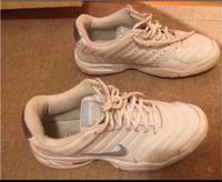 Nike air Sportschuhe freizeitschuhe Gr.40 Sneaker Bayern - Arnstorf Vorschau