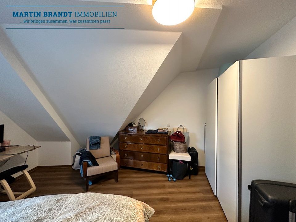 Sonnige 2 Zimmer Studio Wohnung mit Kamin und Balkon  mit Traumblick auf die Idsteiner Altstadt in Idstein