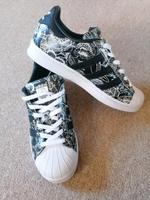 Adidas Superstar Gr.39 1/3 Flower/Black TOP Brandenburg - Britz bei Eberswalde Vorschau