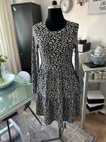 Leo Kleid L 38 40 HAILYS Bayern - Otzing Vorschau