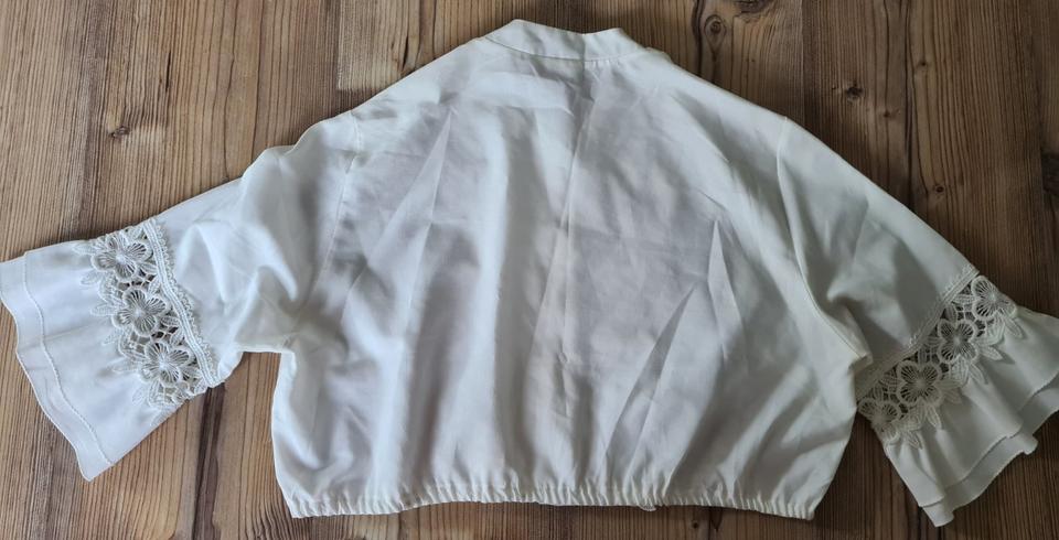 Badego Dirndlbluse Gr. 40 vintage Retro wollweiß mit Spitze in Brannenburg