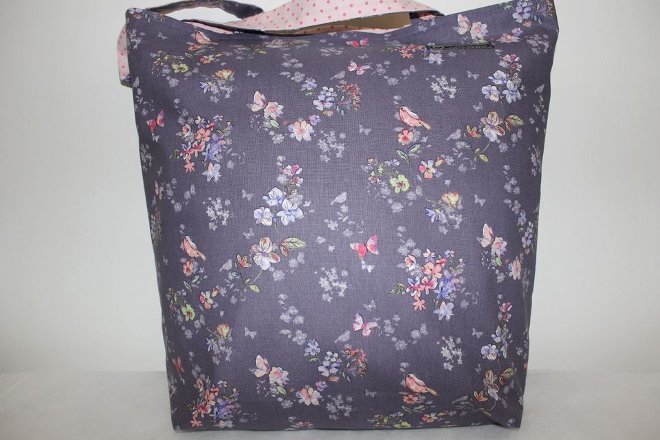 Didi Wendetasche Blumen Vogel lila Tasche selbstgenäht Handmade in Bremen