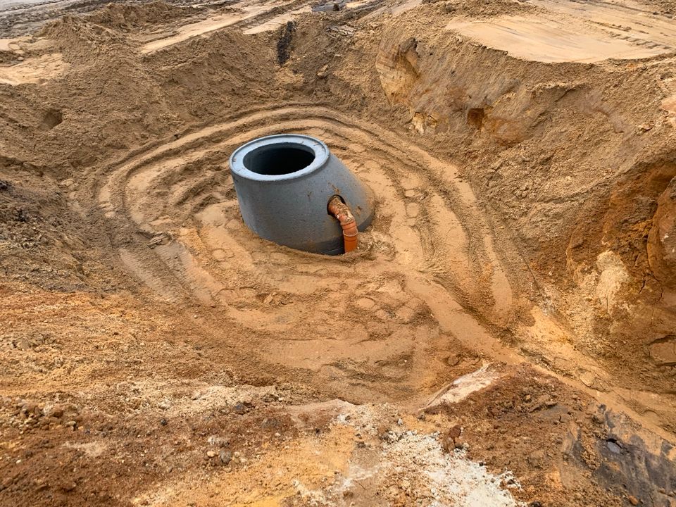 Sandplatten Regenwasserkanal Schmutzwasserkanal in Soltau