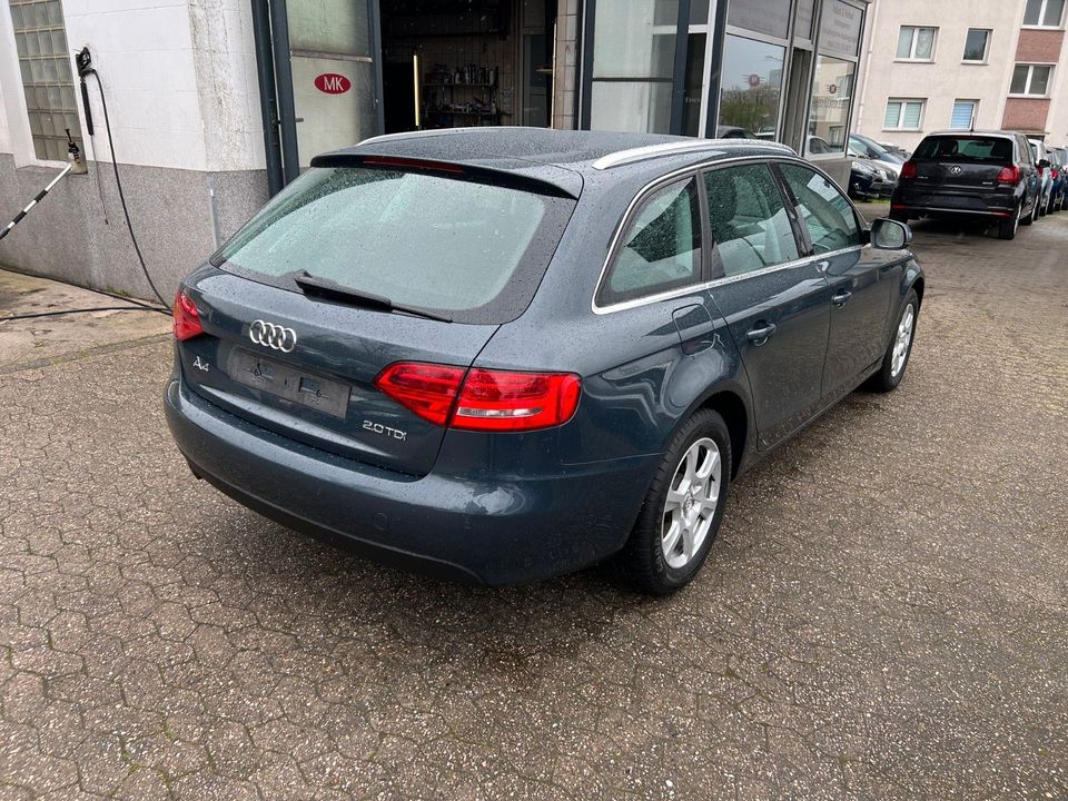 Audi A4 2.0 TDI Avant Attraction-Climatronic-EFH-ALU in Essen